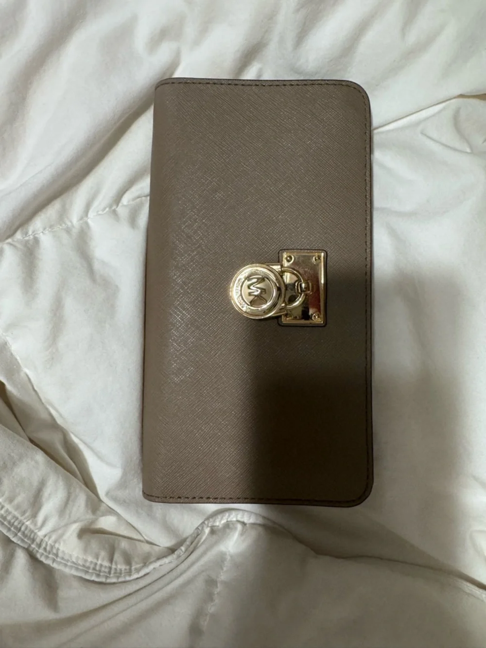 Michael Kors Taupe Leather Saffiano Tote with Gold Hardware and Matching Wallet - Picture 10 of 16